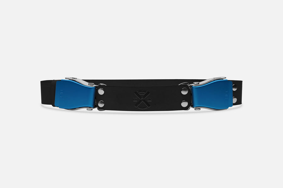 2-Schnallengürtel Standard in Black mit Schnalle in Blau – handgefertigt in Berlin