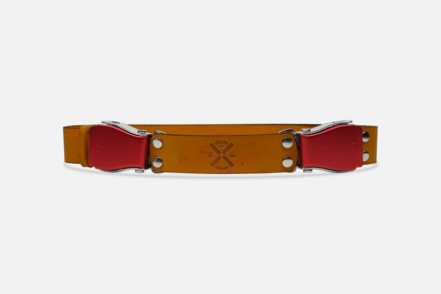 2-Schnallengürtel Standard in Cognac mit Schnalle in Lachsrot – handgefertigt in Berlin