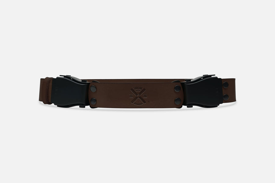 2-Schnallengürtel Standard in Darkbrown mit Schnalle in Schwarz – handgefertigt in Berlin