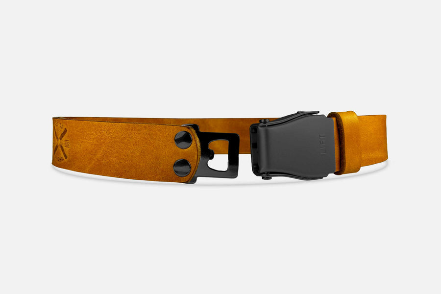 Gürtel Standard in Cognac mit Schnalle in Schwarz, Detailansicht der Schnalle