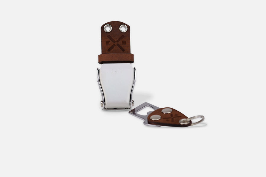 SCHLÜSSELHALTER (WAND) - NUBUK BROWN/SILBER