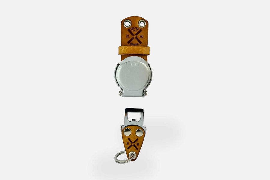 SCHLÜSSELHALTER/RUND (WAND) - COGNAC LIGHT/SILBER
