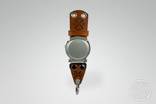 SCHLÜSSELHALTER/RUND (WAND) - COGNAC/SILBER